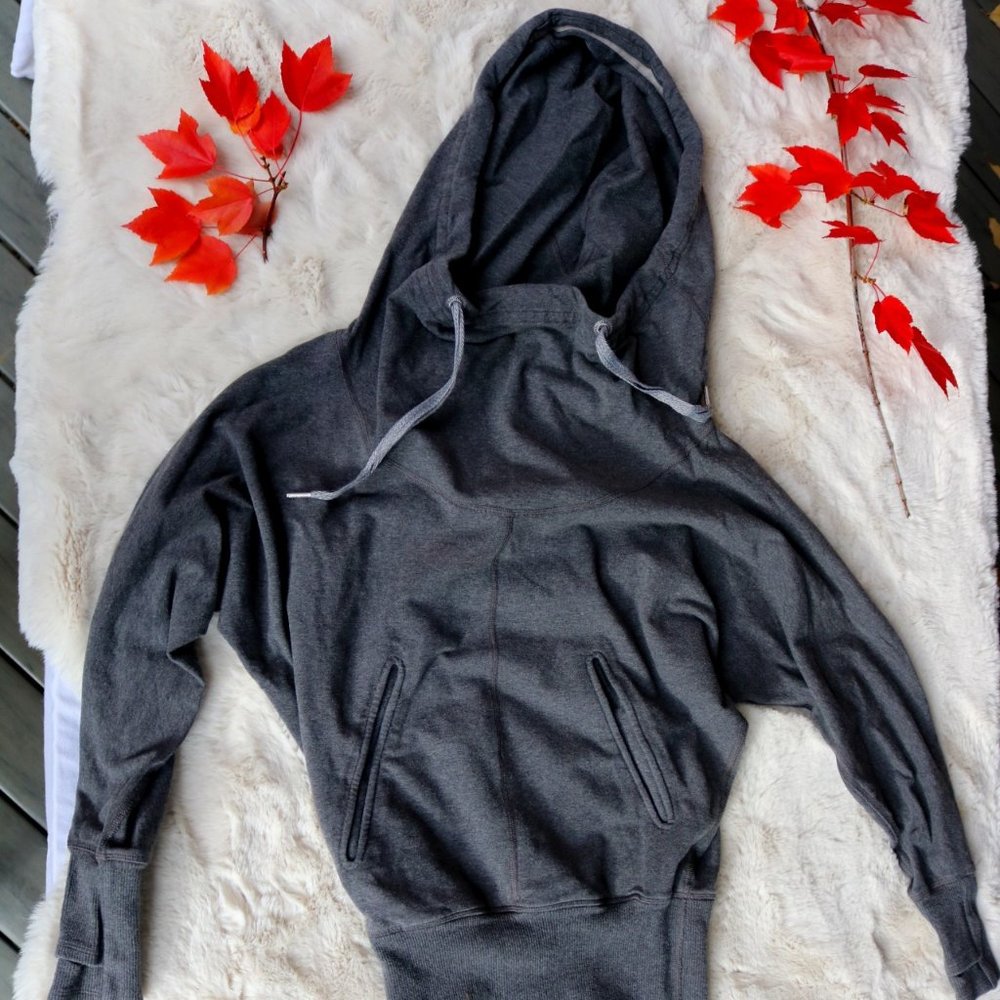 Lululemon bubble hooded sweatshirt with front pockets sz 2